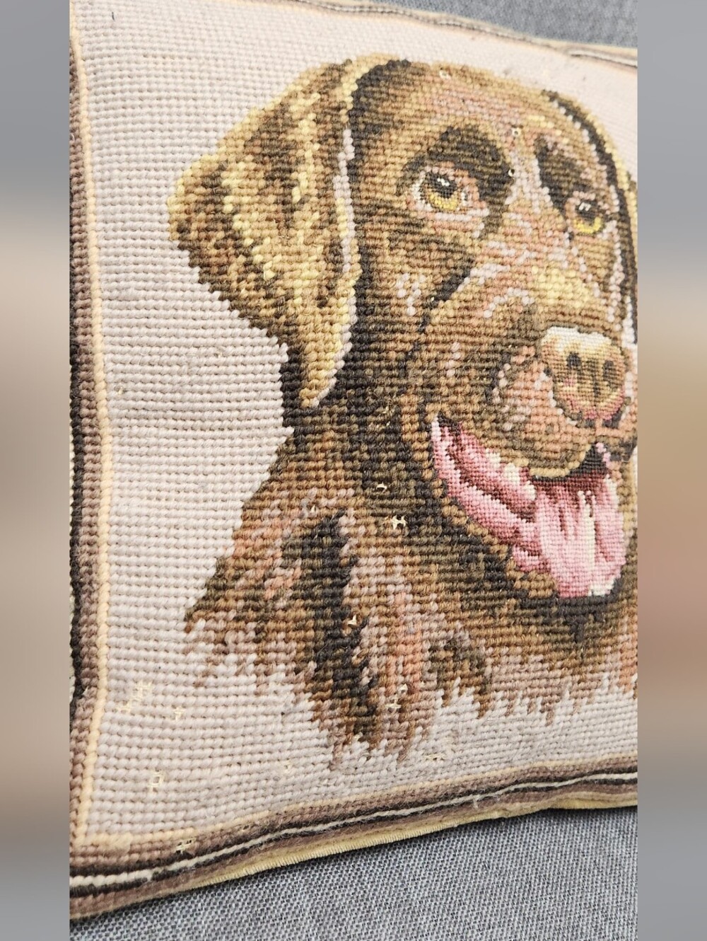 Vintage Needlepoint Labrador / Lab 10 × 10 Picture Pillow. - Picture 3 of 6